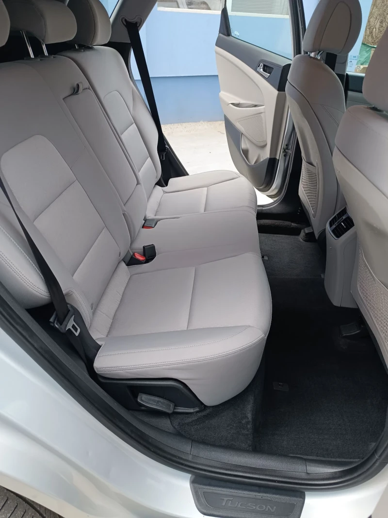 Hyundai Tucson 2.0 GDI , снимка 12 - Автомобили и джипове - 53562223