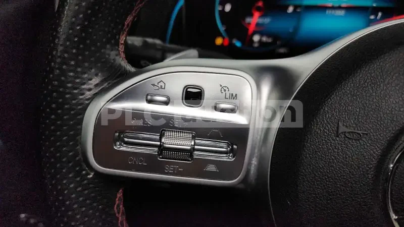 Mercedes-Benz GLB 250 AMG 4MATIC| DISTRONIC| DIGITAL| ВКЛ.ТЕХНОТЕСТ, снимка 10 - Автомобили и джипове - 54971523