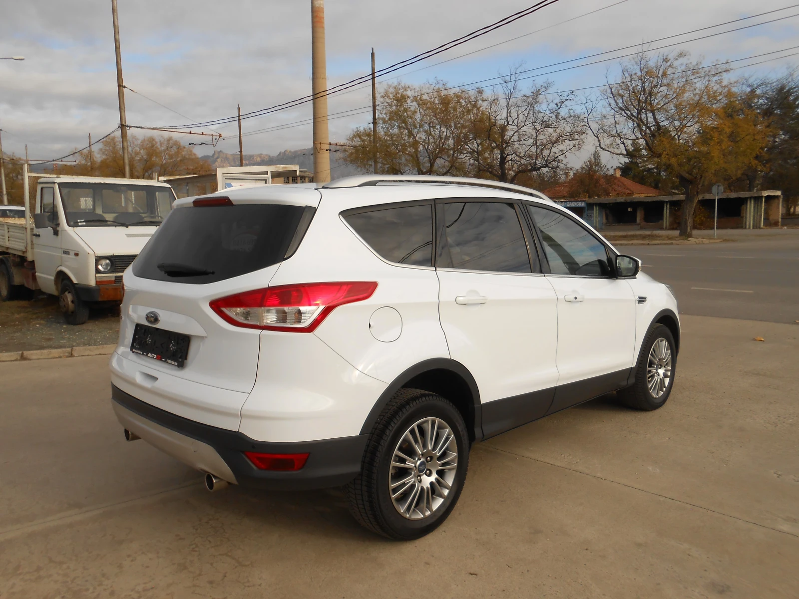 Ford Kuga 2.0d-AWD-Navi-Kamera-Keyless-Euro-5B - изображение 5