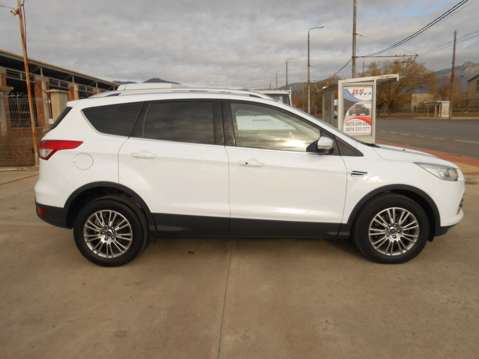 Ford Kuga 2.0d-AWD-Navi-Kamera-Keyless-Euro-5B - изображение 4