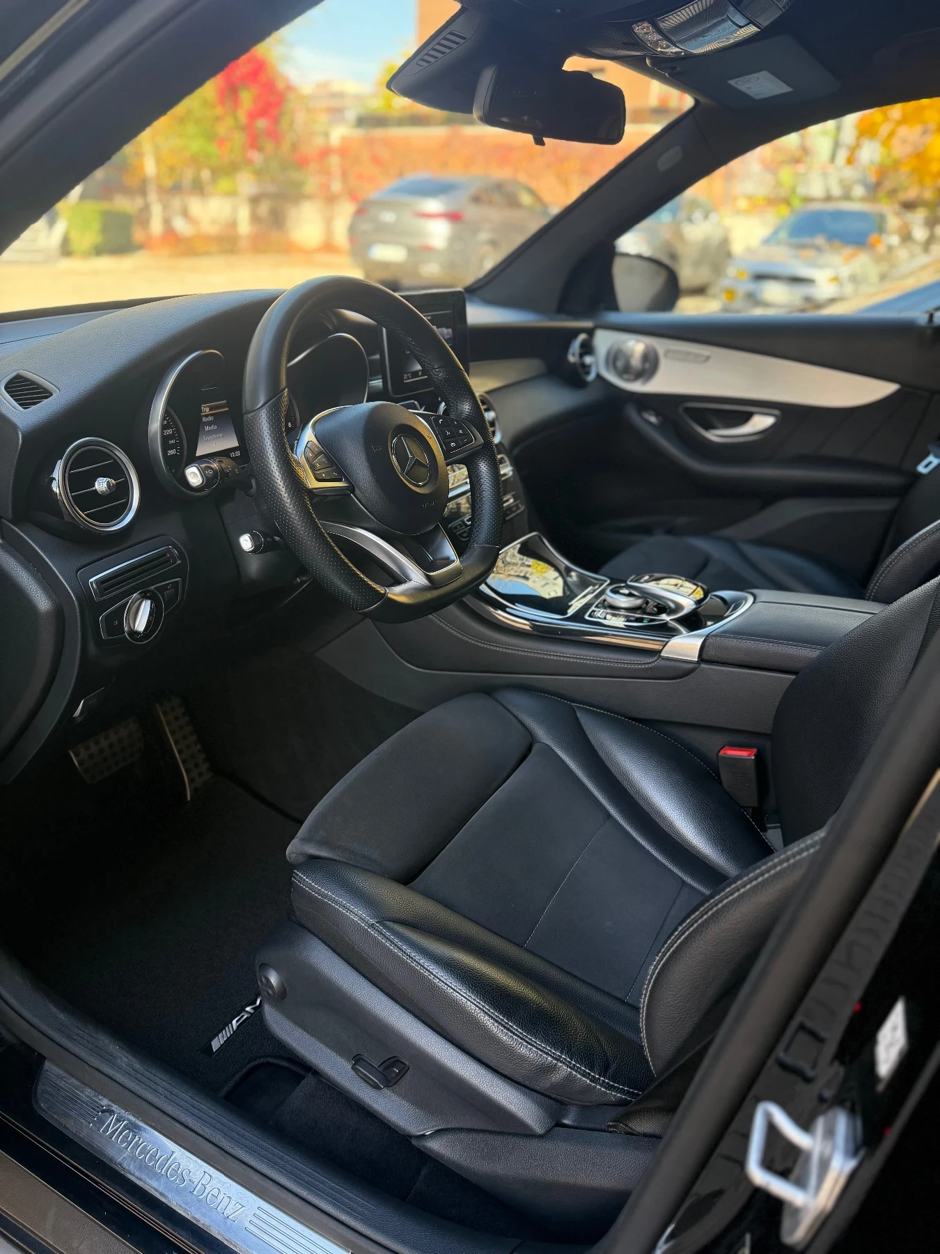 Mercedes-Benz GLC 220 d 4Matic/AMG LINE/MULTIBEAM/DYNAMICSELECT/9G-Troni | Mobile.bg — изображение 9