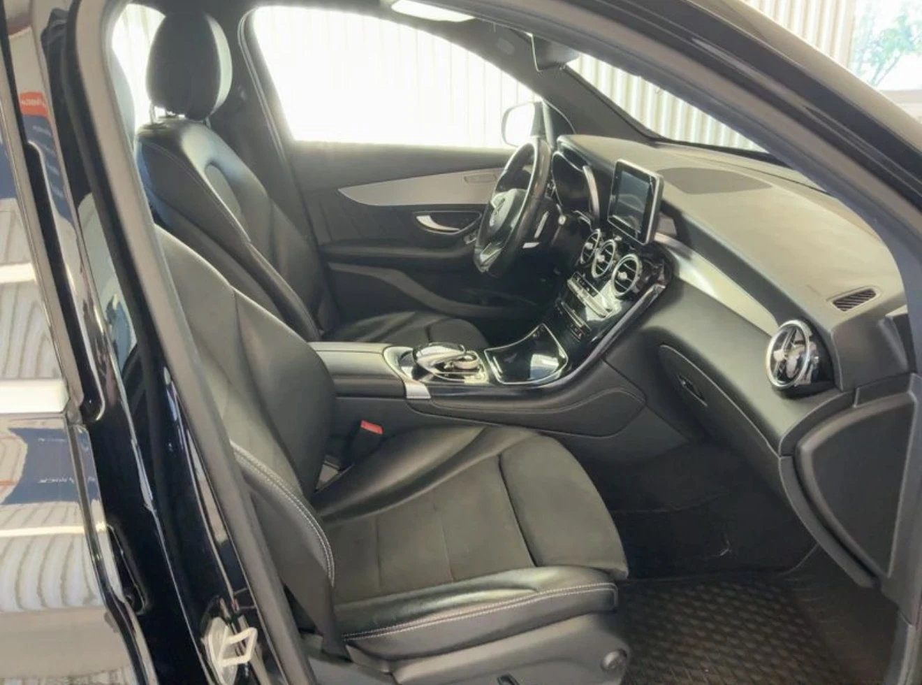 Mercedes-Benz GLC 220 d 4Matic/AMG LINE/MULTIBEAM/DYNAMICSELECT/TOUCHPAD - изображение 10