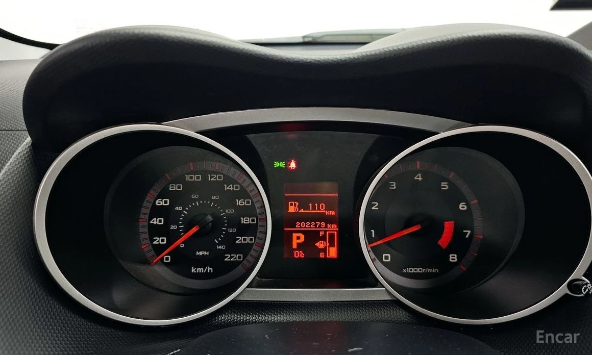 Mitsubishi Outlander, снимка 8 - Автомобили и джипове - 53737009