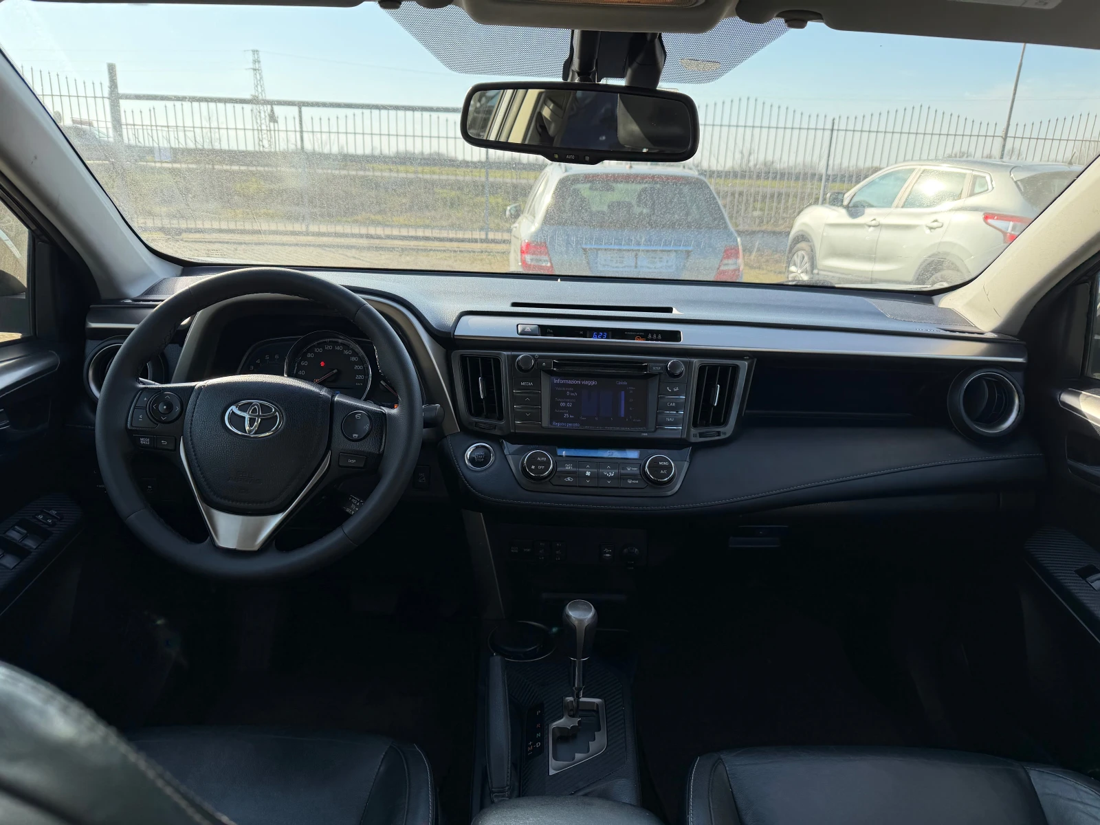 Toyota Rav4 2.2 D4D , снимка 14 - Автомобили и джипове - 53795656