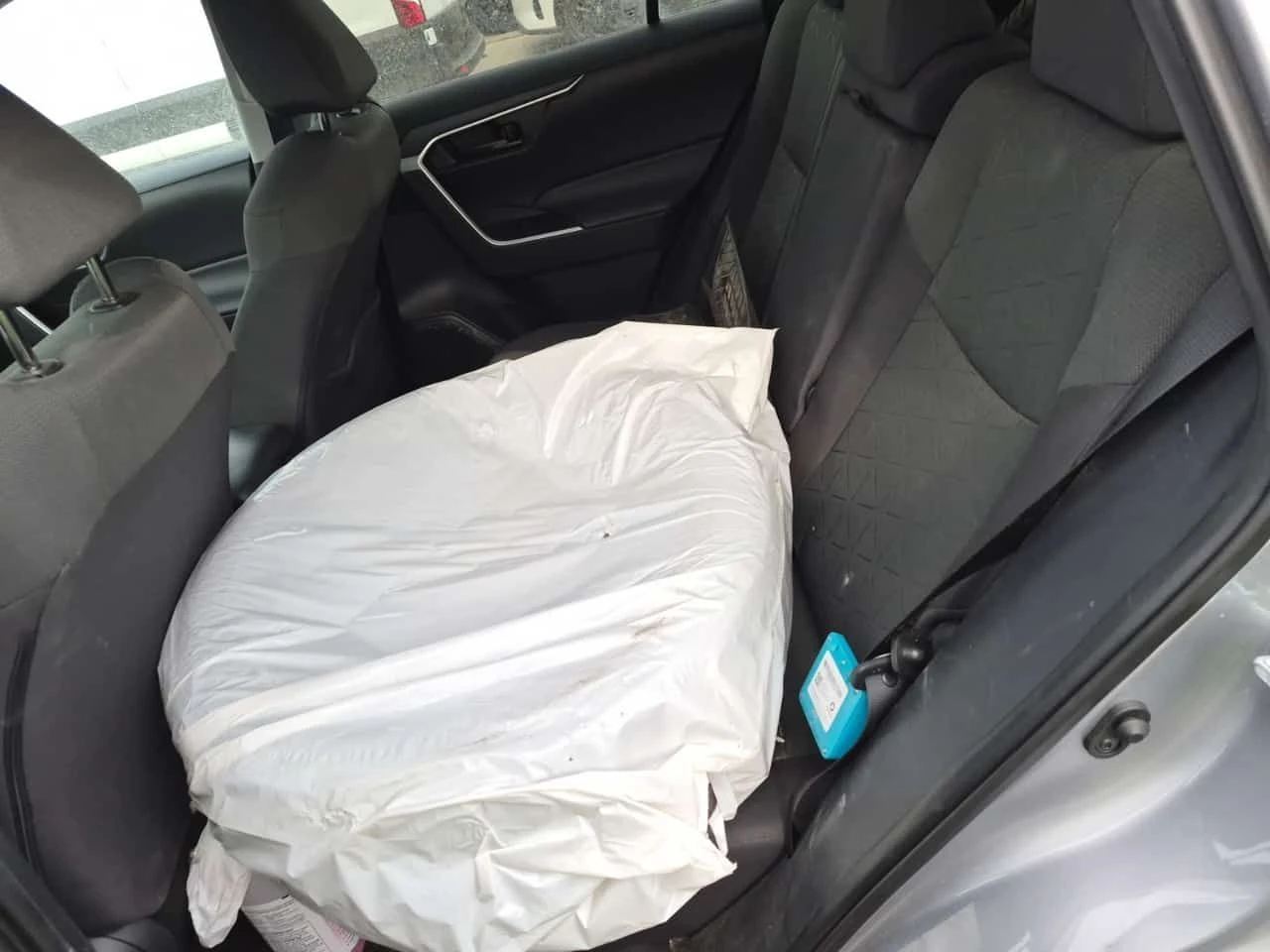 Toyota Rav4 * LE * 2 БРОЯ ГУМИ * БЕЗ ИНЦИДЕНТИ * , снимка 13 - Автомобили и джипове - 54111175