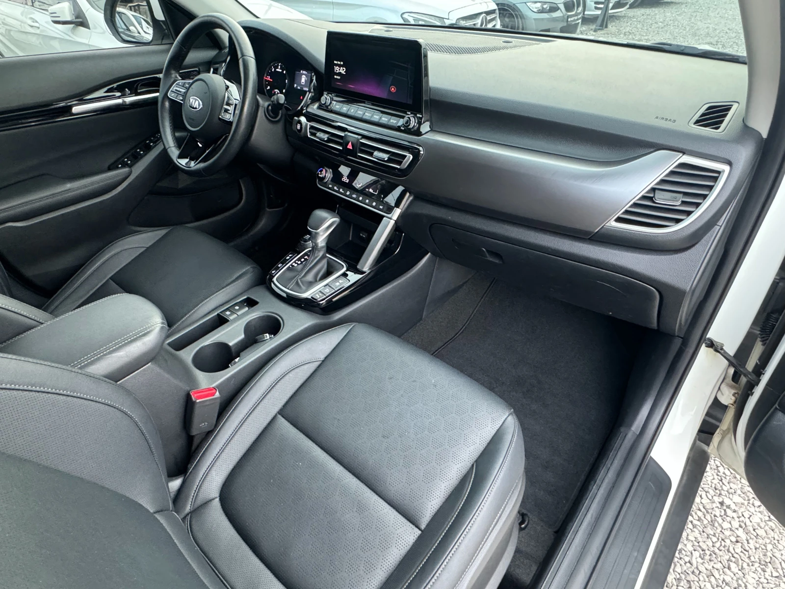 Kia Seltos 1.6 D ! 2WD ! Noblesse !, снимка 11 - Автомобили и джипове - 54555304