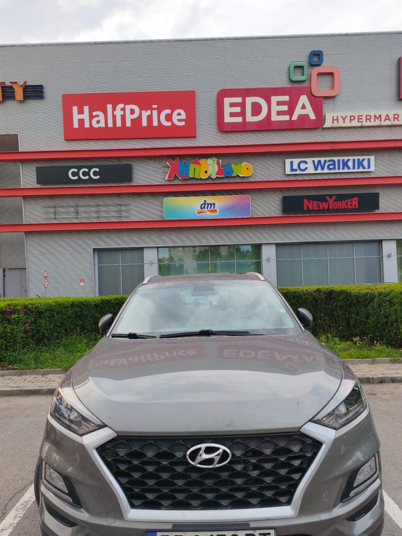 Hyundai Tucson 1.6 CRDI, снимка 3 - Автомобили и джипове - 55317502