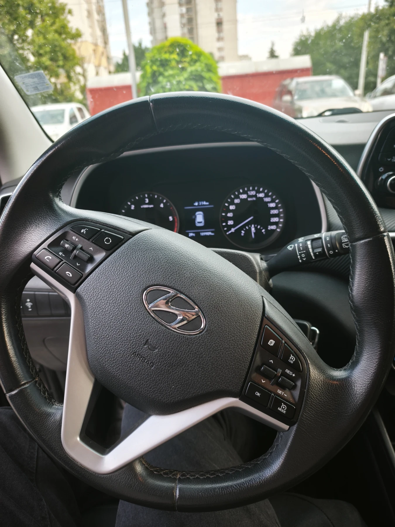 Hyundai Tucson 1.6 CRDI, снимка 2 - Автомобили и джипове - 55317502