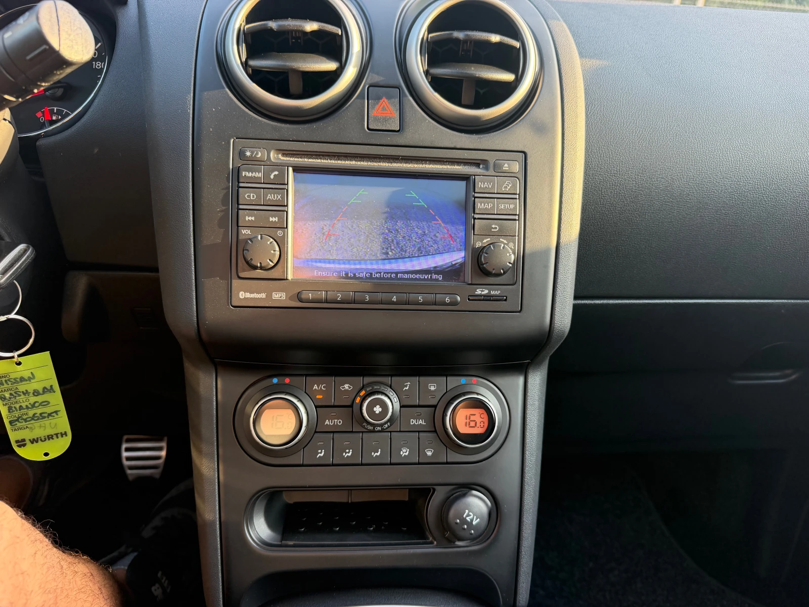 Nissan Qashqai 1.6BENZIN* N-tec* PANORAMA* TOP* , снимка 12 - Автомобили и джипове - 55672056