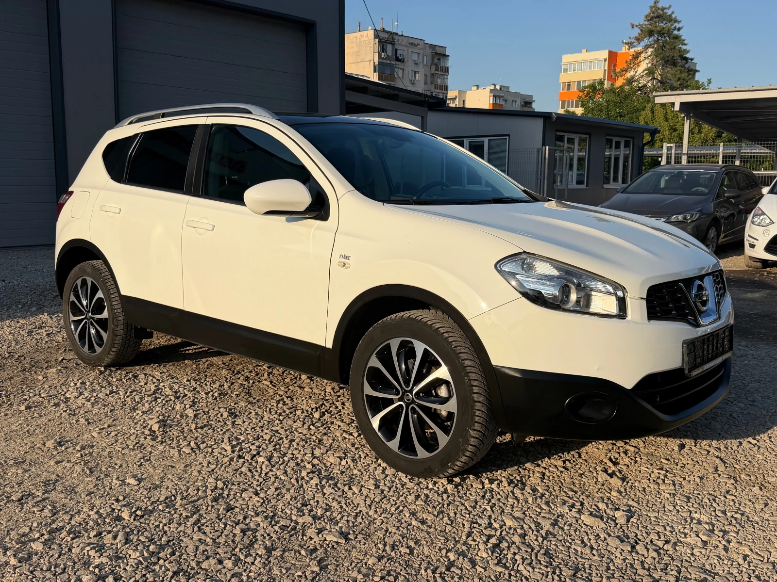 Nissan Qashqai 1.6BENZIN* N-tec* PANORAMA* TOP* , снимка 3 - Автомобили и джипове - 55672056
