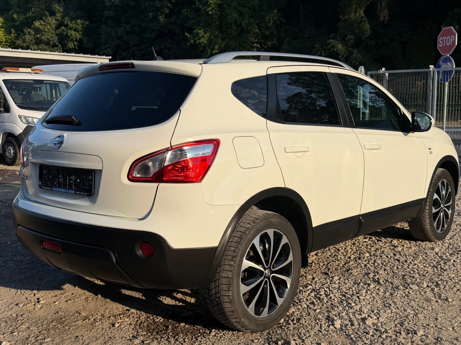 Nissan Qashqai 1.6BENZIN* N-tec* PANORAMA* TOP* , снимка 4 - Автомобили и джипове - 55672056
