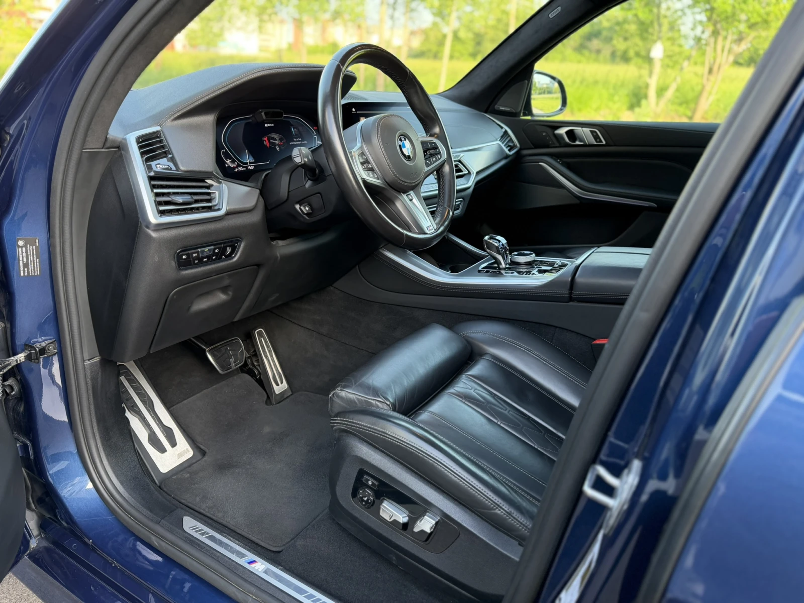 BMW X5 45e M спорт пакет/Sky Lounge/Laser, снимка 9 - Автомобили и джипове - 56214322