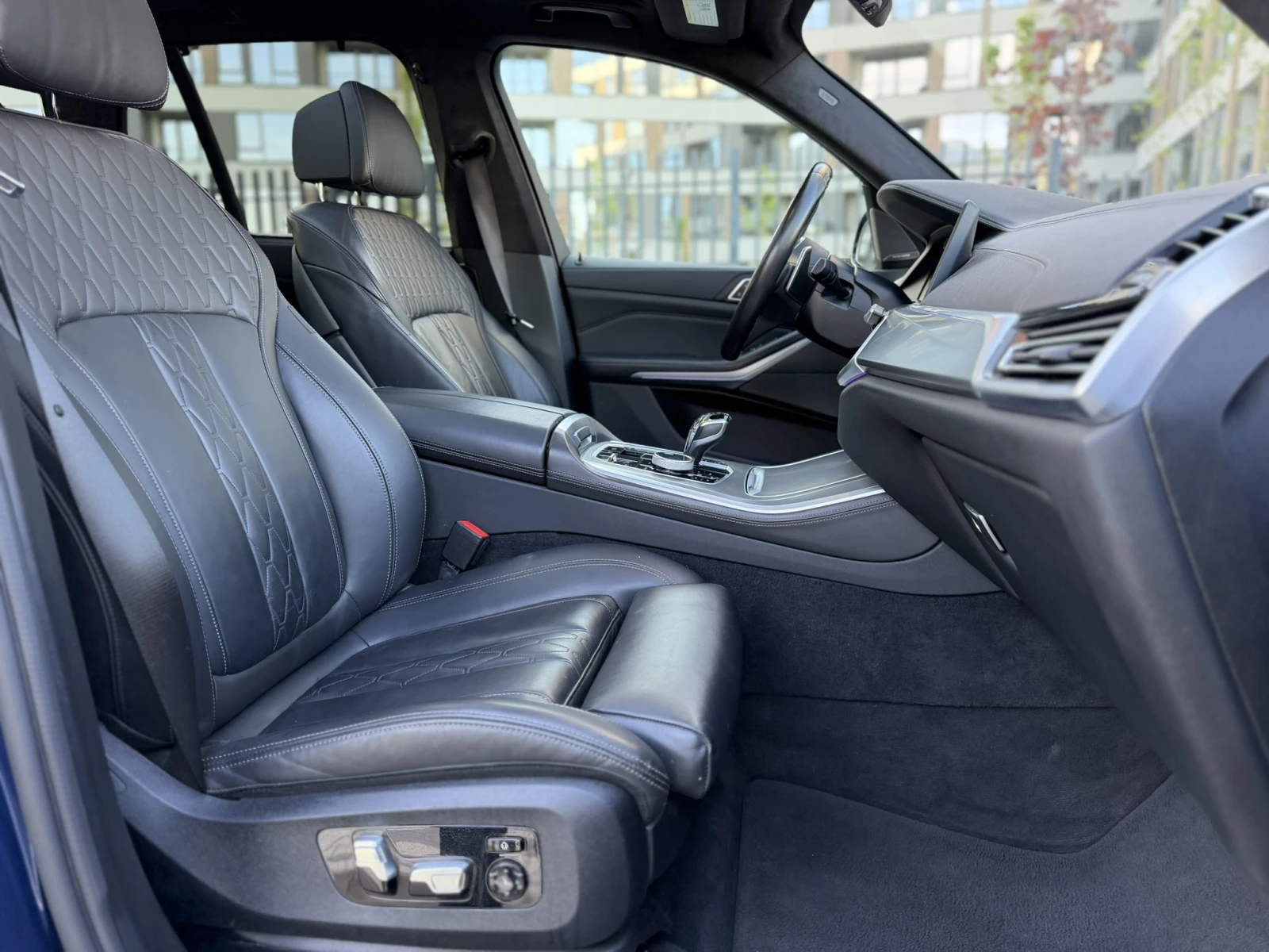 BMW X5 45e M спорт пакет/Sky Lounge/Laser, снимка 12 - Автомобили и джипове - 56214322