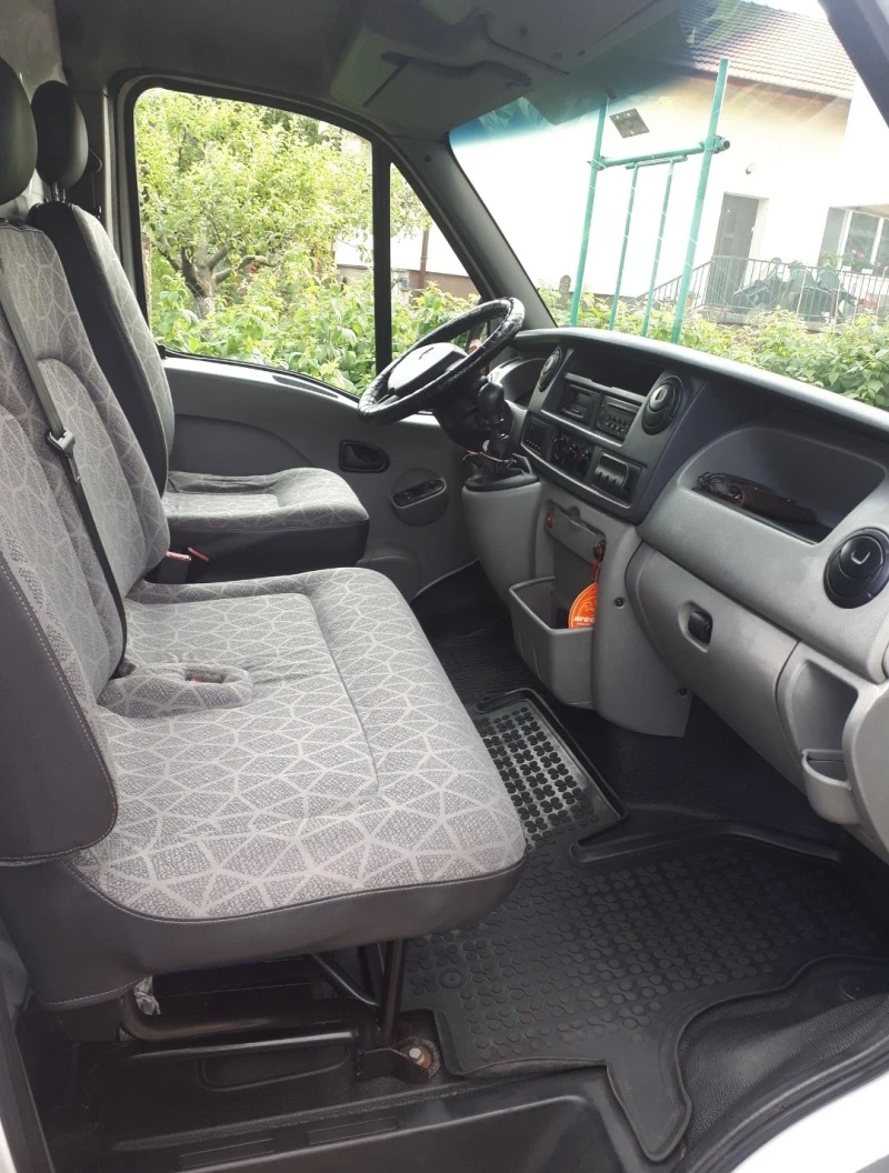 Renault Master 2.5 dci, снимка 7 - Бусове и автобуси - 45013014