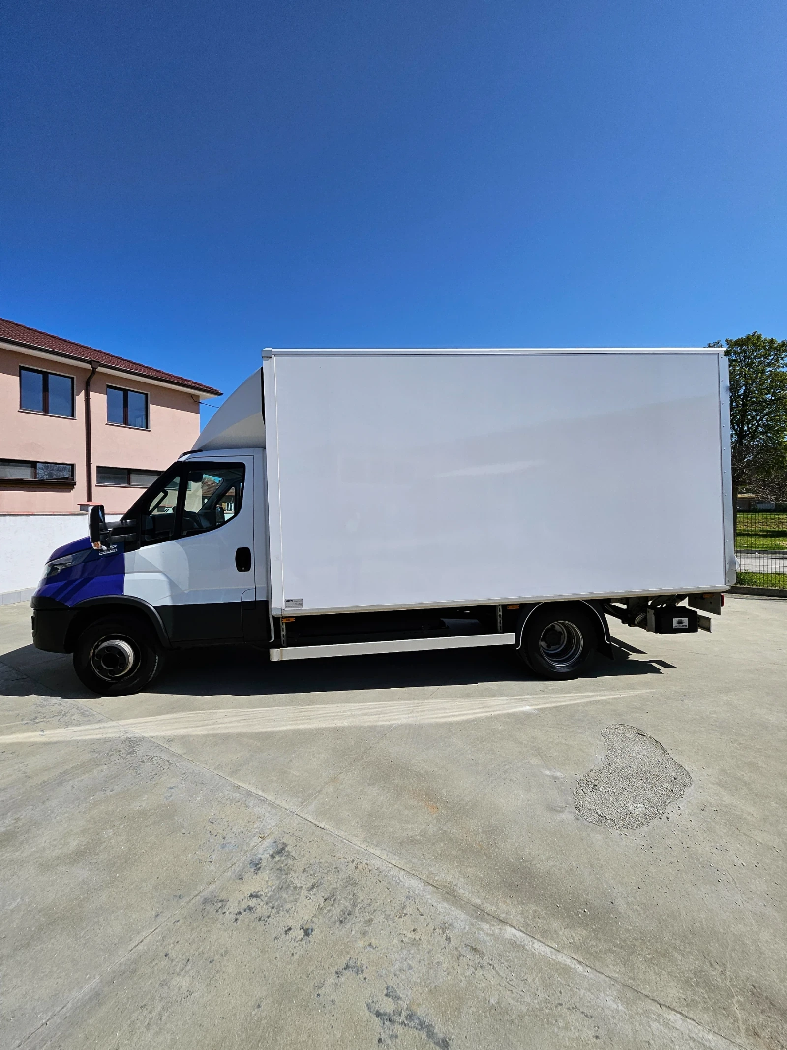 Iveco Daily 70C 72-NP HI MATIC МЕТАН 8 СТ.АВТОМАТ, снимка 4 - Бусове и автобуси - 54315981