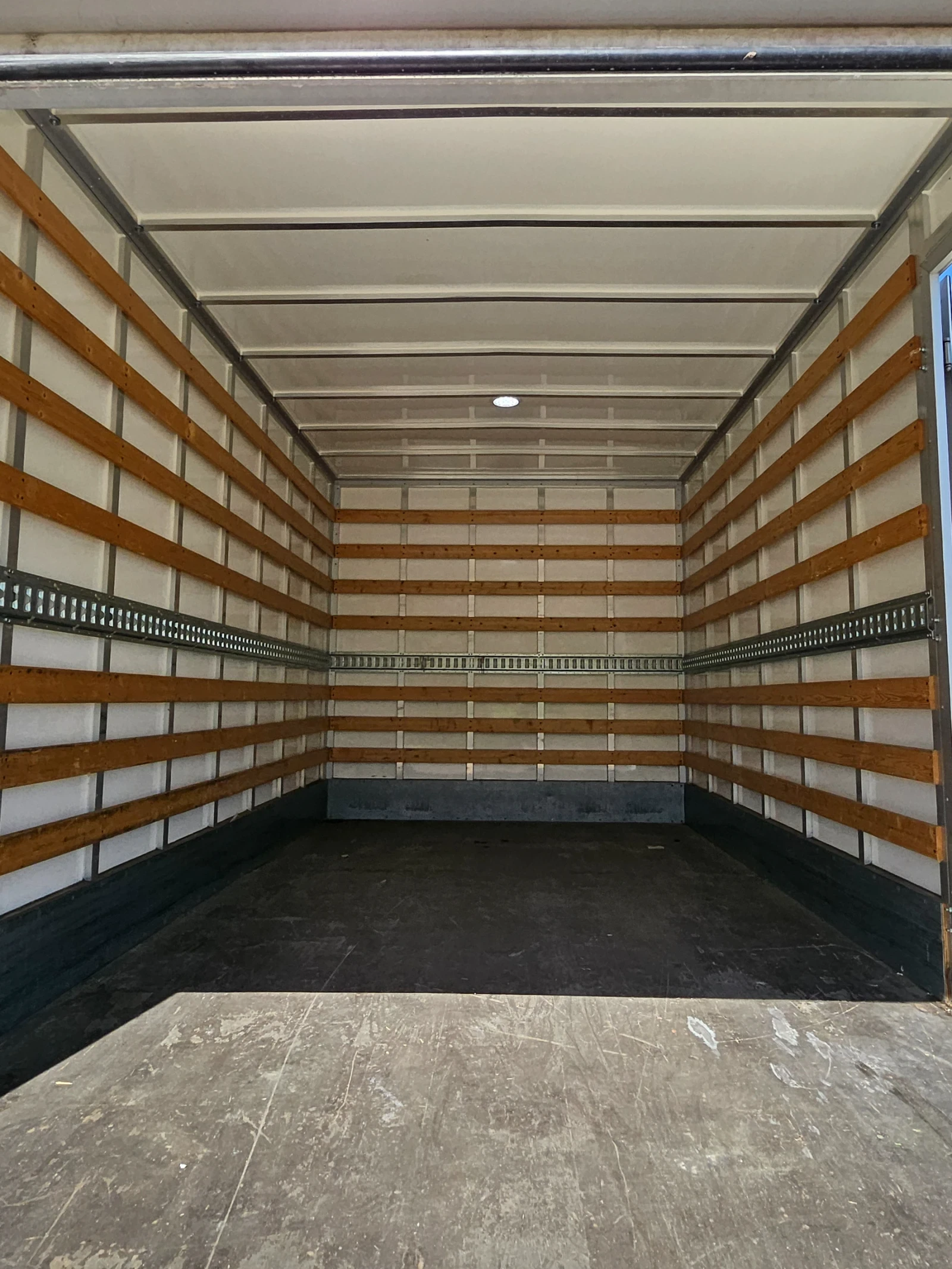 Iveco Daily 70C 72-NP HI MATIC МЕТАН 8 СТ.АВТОМАТ, снимка 7 - Бусове и автобуси - 54315981