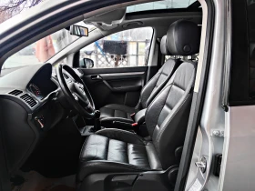 VW Touran 2.0TDI!!ШВЕЙЦАРИЯ!КОЖА!СТЪКЛЕН ТАВАН!НАВИ, снимка 2