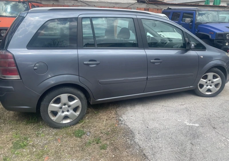 Opel Zafira, снимка 3 - Автомобили и джипове - 46426503