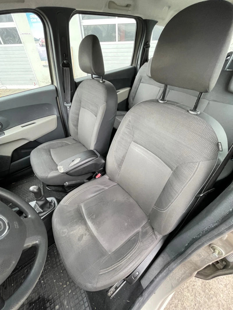 Dacia Lodgy 1.2TCe-КЛИМА, снимка 7 - Автомобили и джипове - 47458460