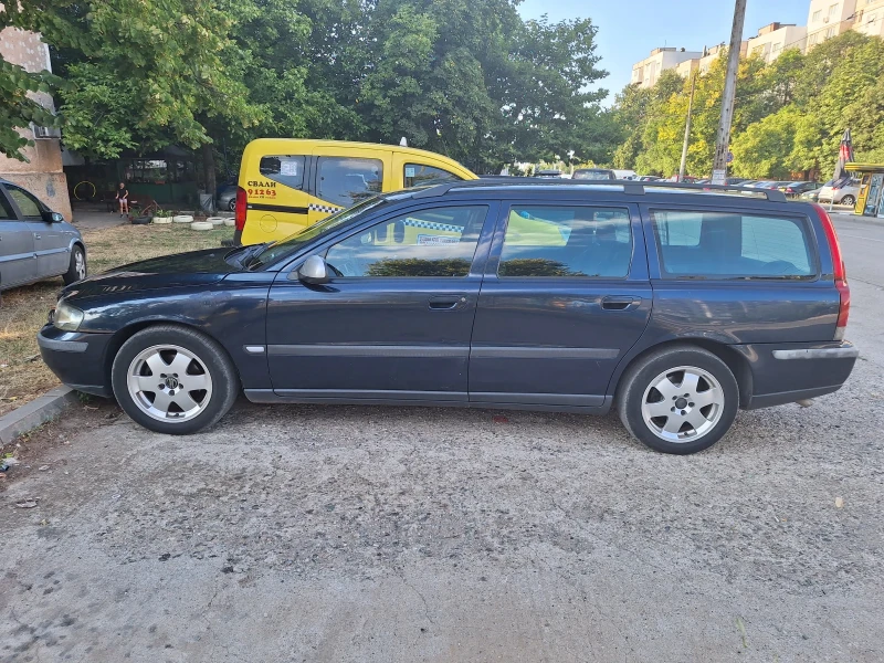 Volvo V70 2400кб газ бензин , снимка 3 - Автомобили и джипове - 47552815