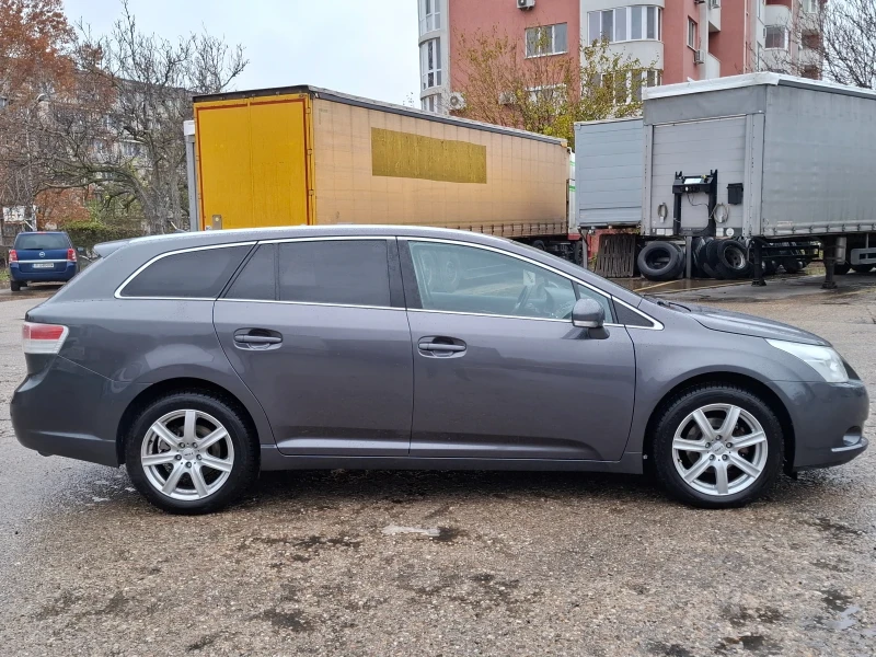 Toyota Avensis 2.0D4D 126hp * КЛИМАТРОНИК * EURO 5 * , снимка 6 - Автомобили и джипове - 48156144