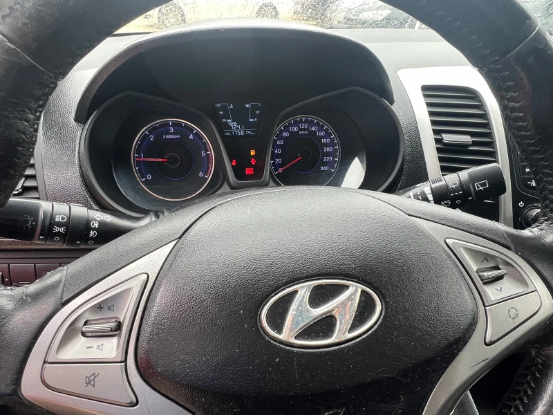 Hyundai Ix20 1.4 CRDI 6 SPEED, снимка 13 - Автомобили и джипове - 48248225