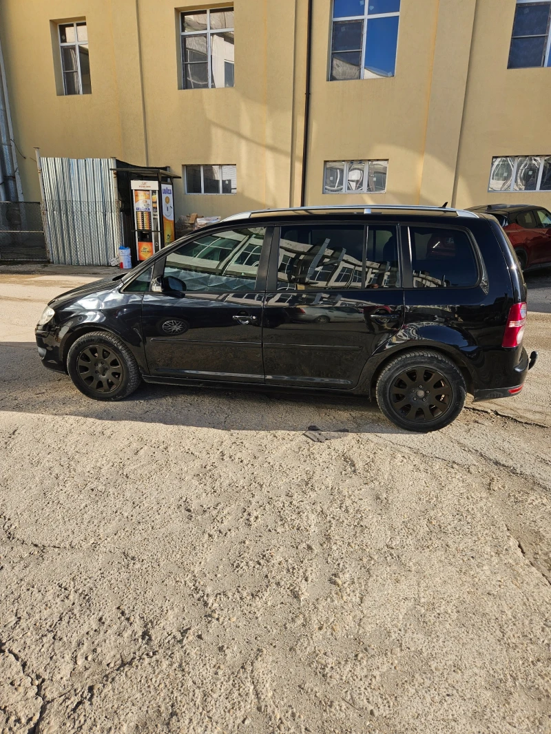 VW Touran, снимка 4 - Автомобили и джипове - 48614699