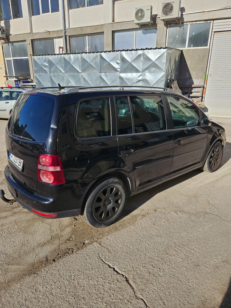 VW Touran, снимка 5 - Автомобили и джипове - 48614699