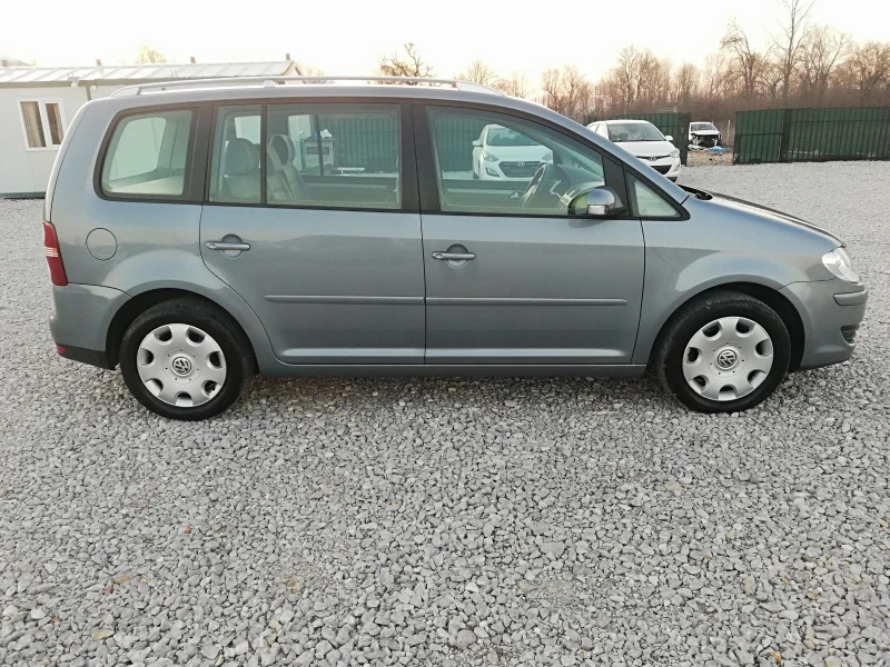 VW Touran 2.0tdi klima 140, снимка 7 - Автомобили и джипове - 49020681