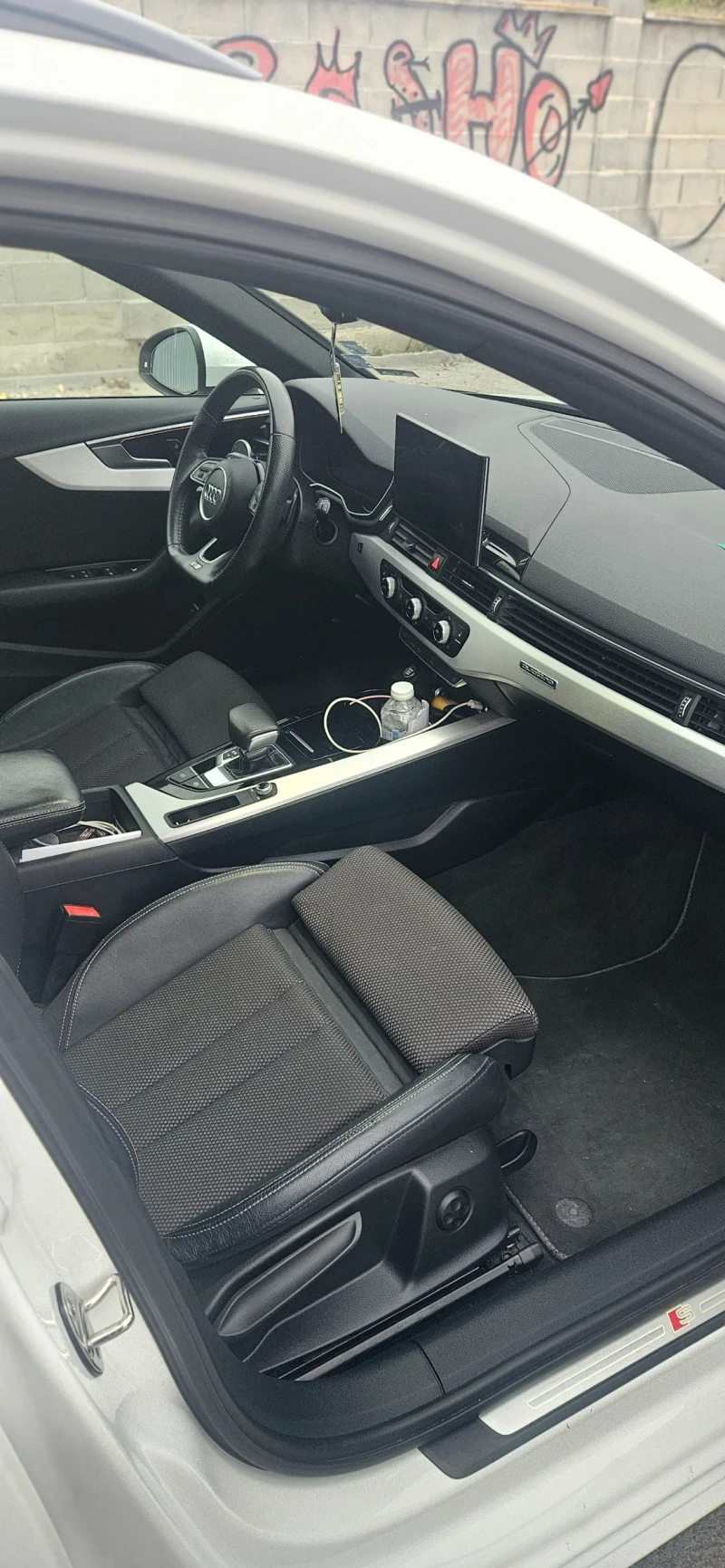 Audi A4 2.0 TDI, снимка 11 - Автомобили и джипове - 52273784