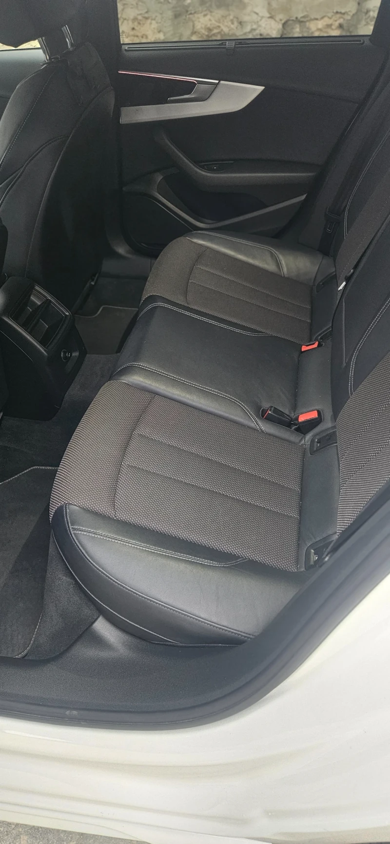 Audi A4 2.0 TDI, снимка 12 - Автомобили и джипове - 52273784