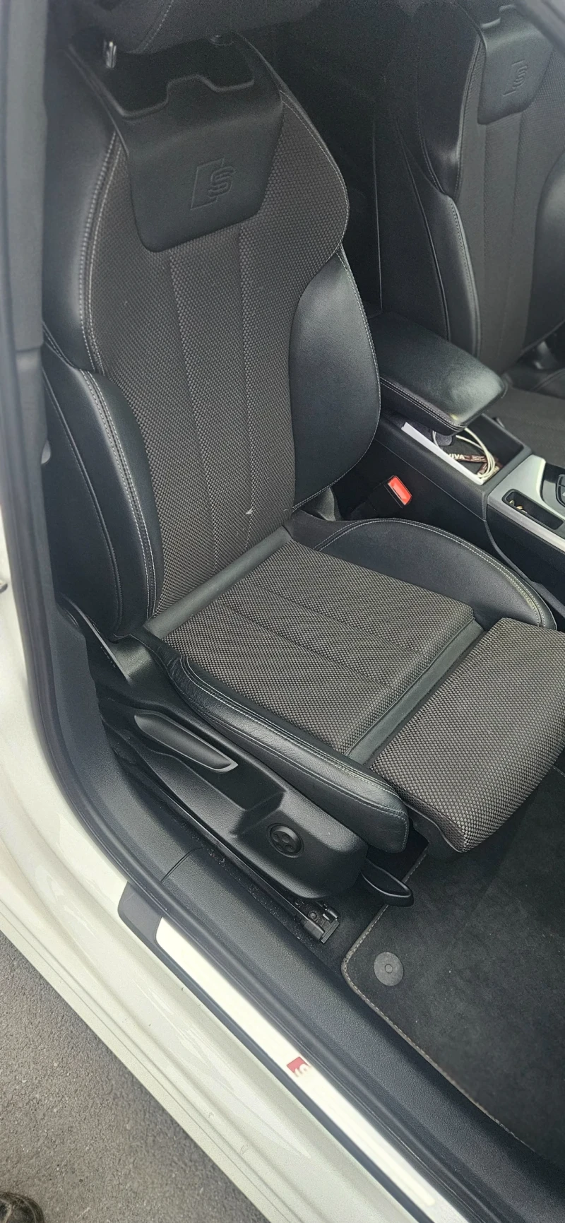 Audi A4 2.0 TDI, снимка 8 - Автомобили и джипове - 52273784