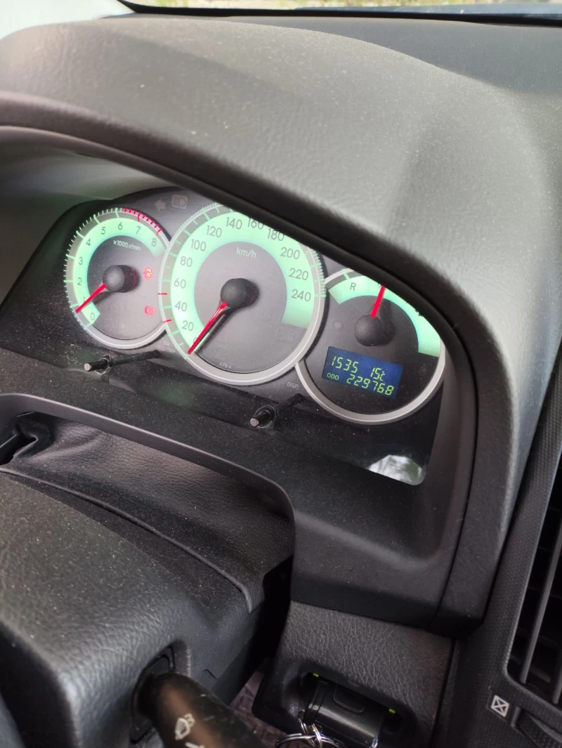 Toyota Corolla verso 1.6 VVT-i ГАЗ, снимка 10 - Автомобили и джипове - 52009205