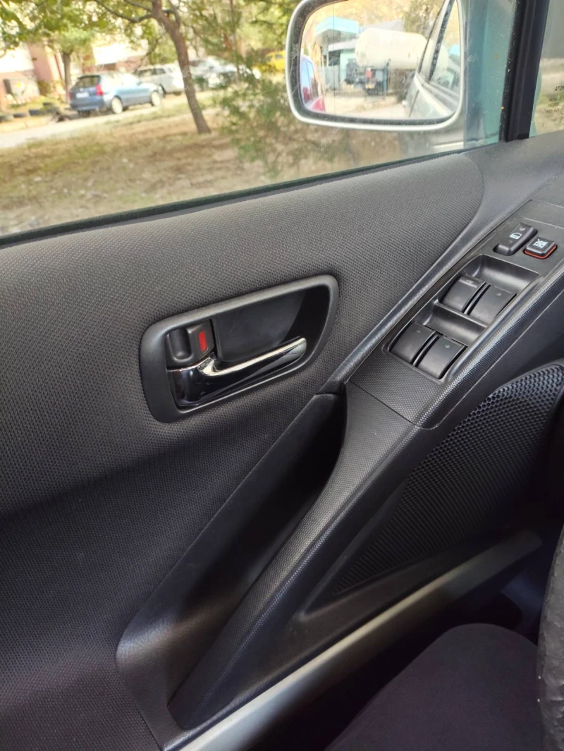 Toyota Corolla verso 1.6 VVT-i ГАЗ, снимка 11 - Автомобили и джипове - 52009205