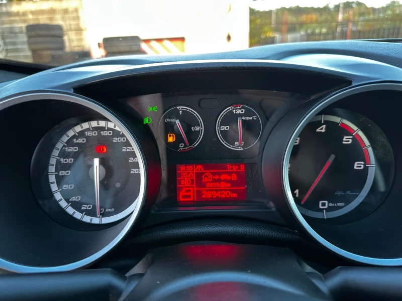 Alfa Romeo Giulietta 2.0 JTDM - КОЖА - , снимка 11 - Автомобили и джипове - 52158728