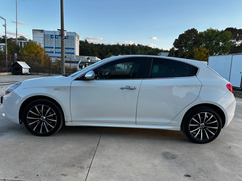Alfa Romeo Giulietta 2.0 JTDM - КОЖА - , снимка 7 - Автомобили и джипове - 52158728