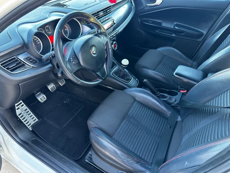 Alfa Romeo Giulietta 2.0 JTDM - КОЖА - , снимка 8 - Автомобили и джипове - 52158728
