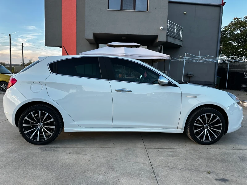 Alfa Romeo Giulietta 2.0 JTDM - КОЖА - , снимка 4 - Автомобили и джипове - 52158728