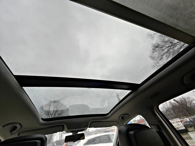 VW Touran 2.0TDI!!ШВЕЙЦАРИЯ!КОЖА!СТЪКЛЕН ТАВАН!НАВИ, снимка 3 - Автомобили и джипове - 53285112