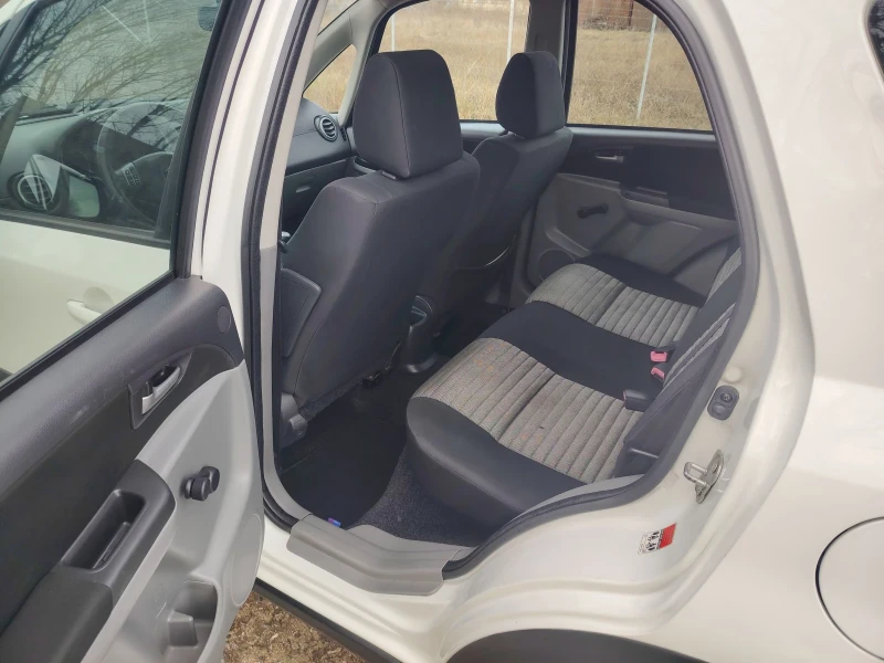 Suzuki SX4, снимка 9 - Автомобили и джипове - 53287130