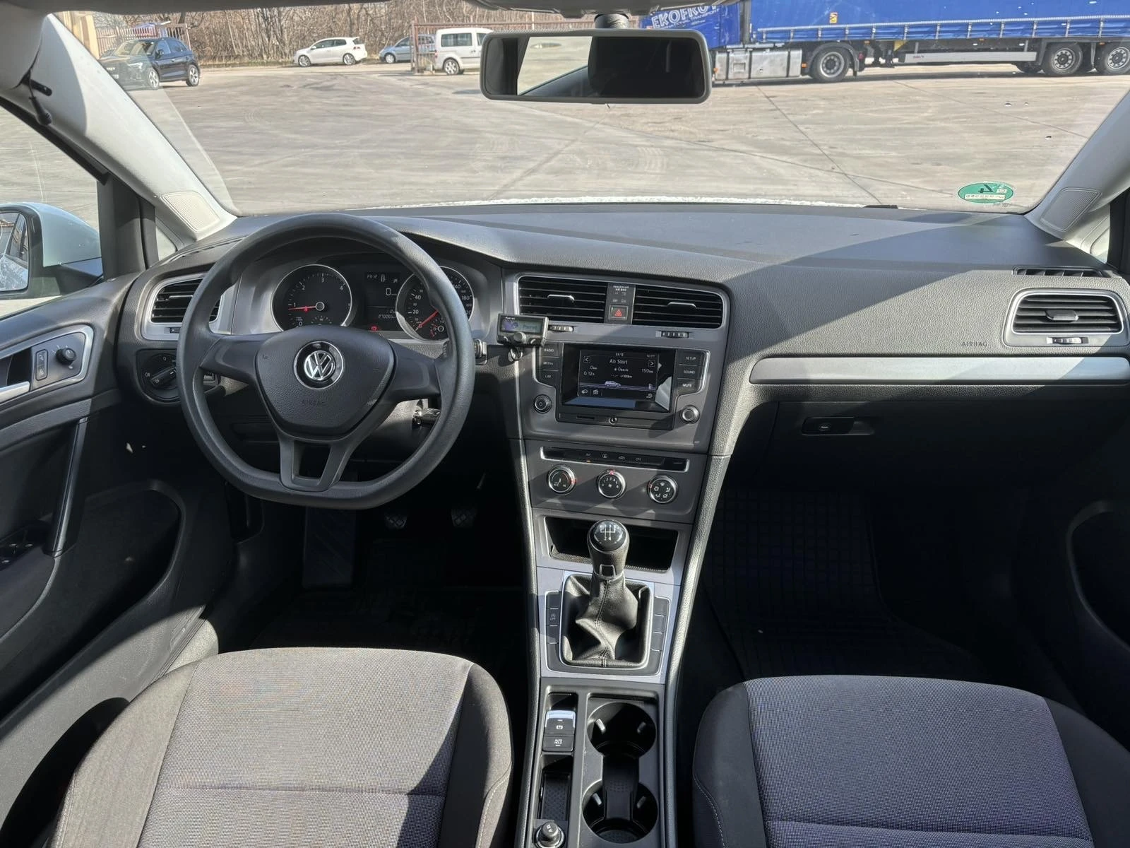 VW Golf 1.6 TDi - 105 к.с. | Mobile.bg — изображение 13
