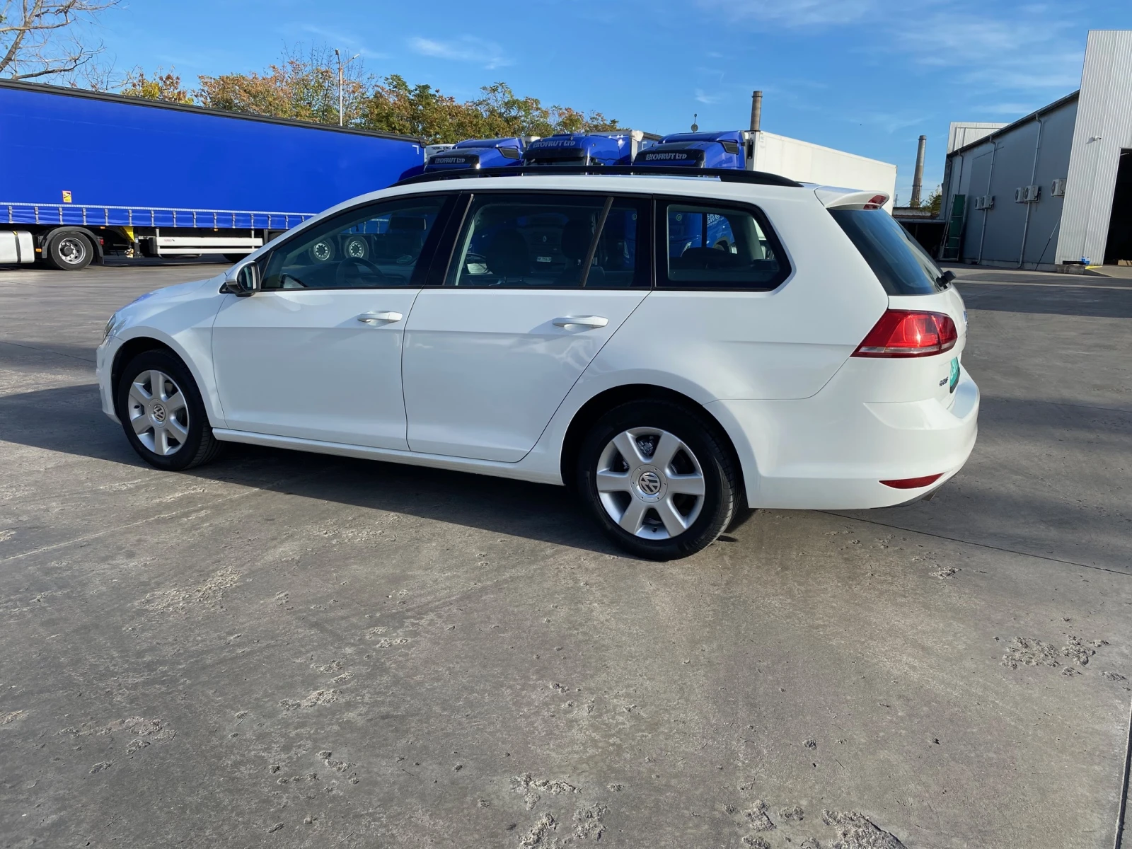 VW Golf 1.6 TDi - 105 к.с., снимка 4 - Автомобили и джипове - 44399798