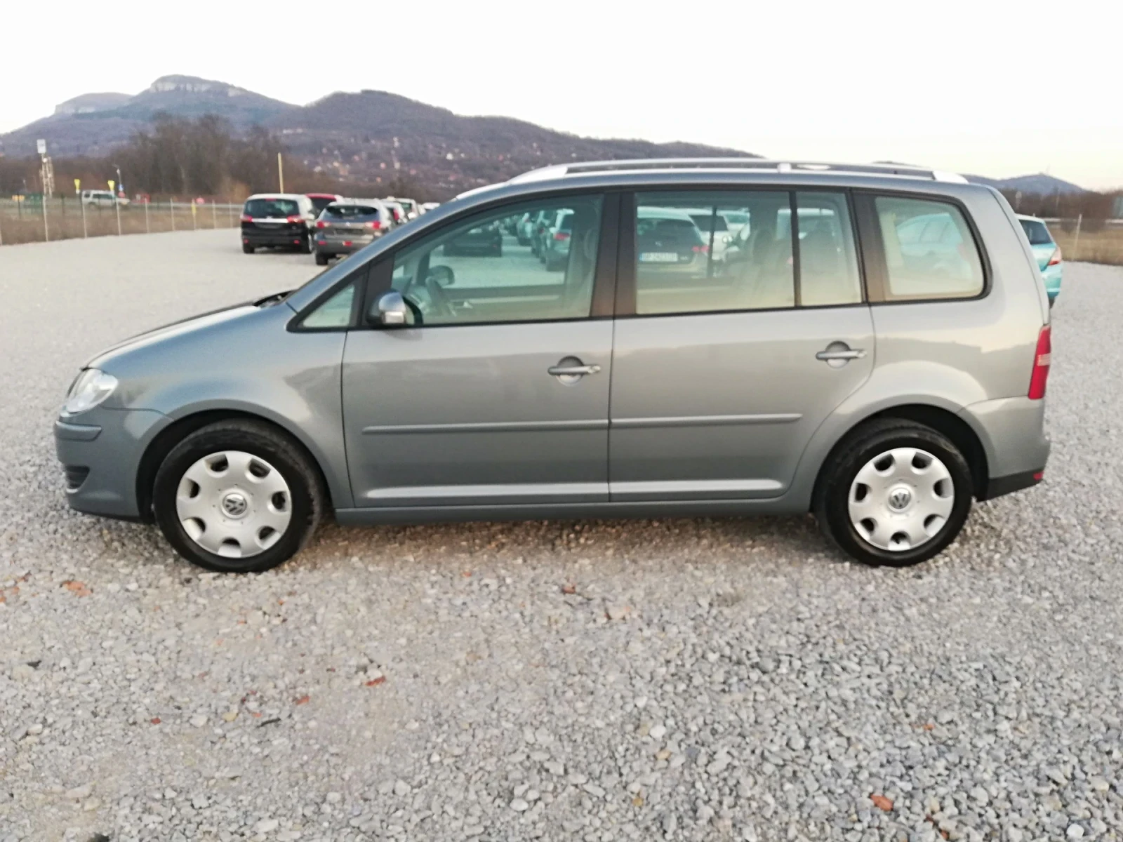 VW Touran 2.0tdi klima 140 - изображение 3