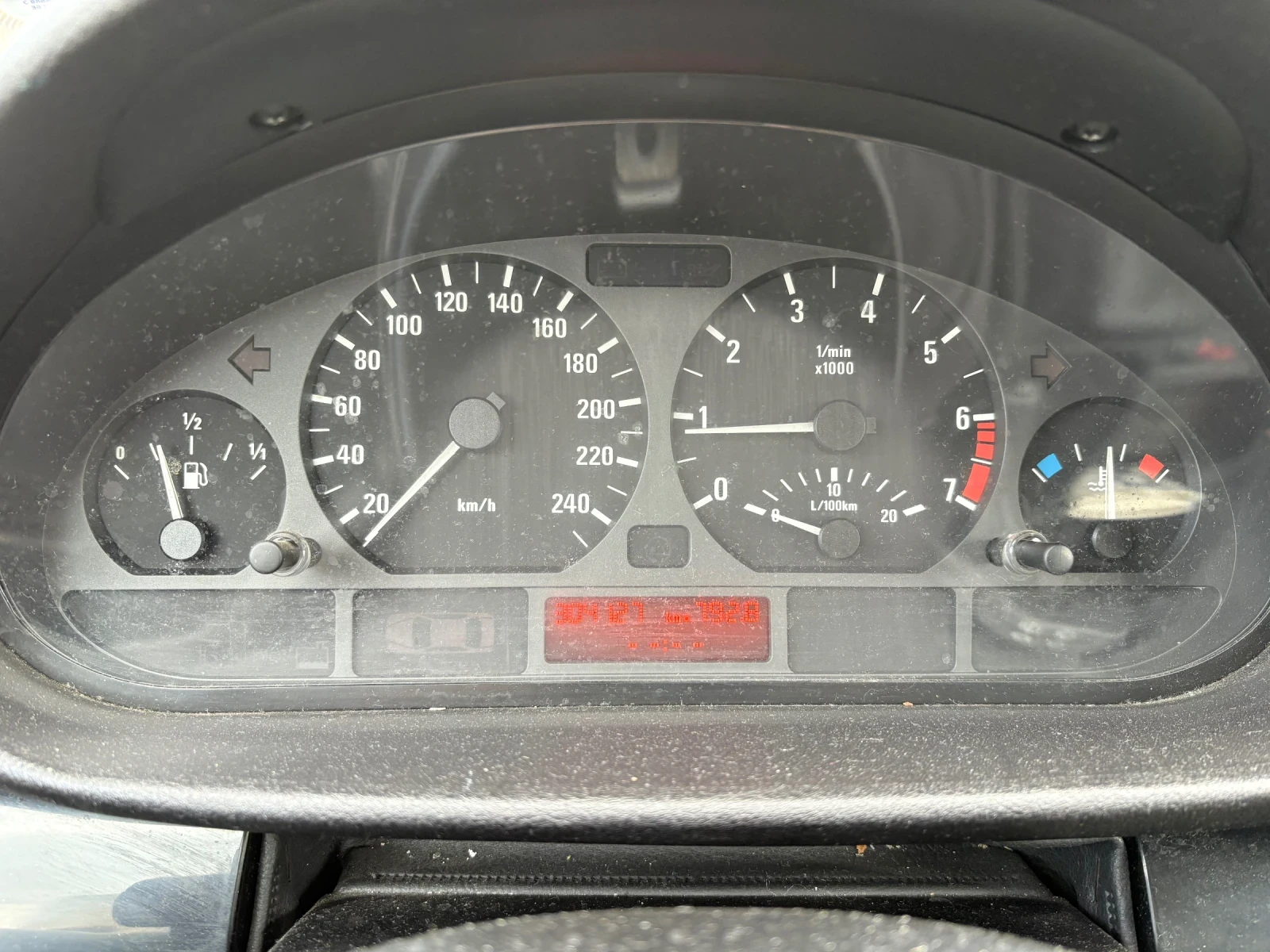 BMW 316  - изображение 9