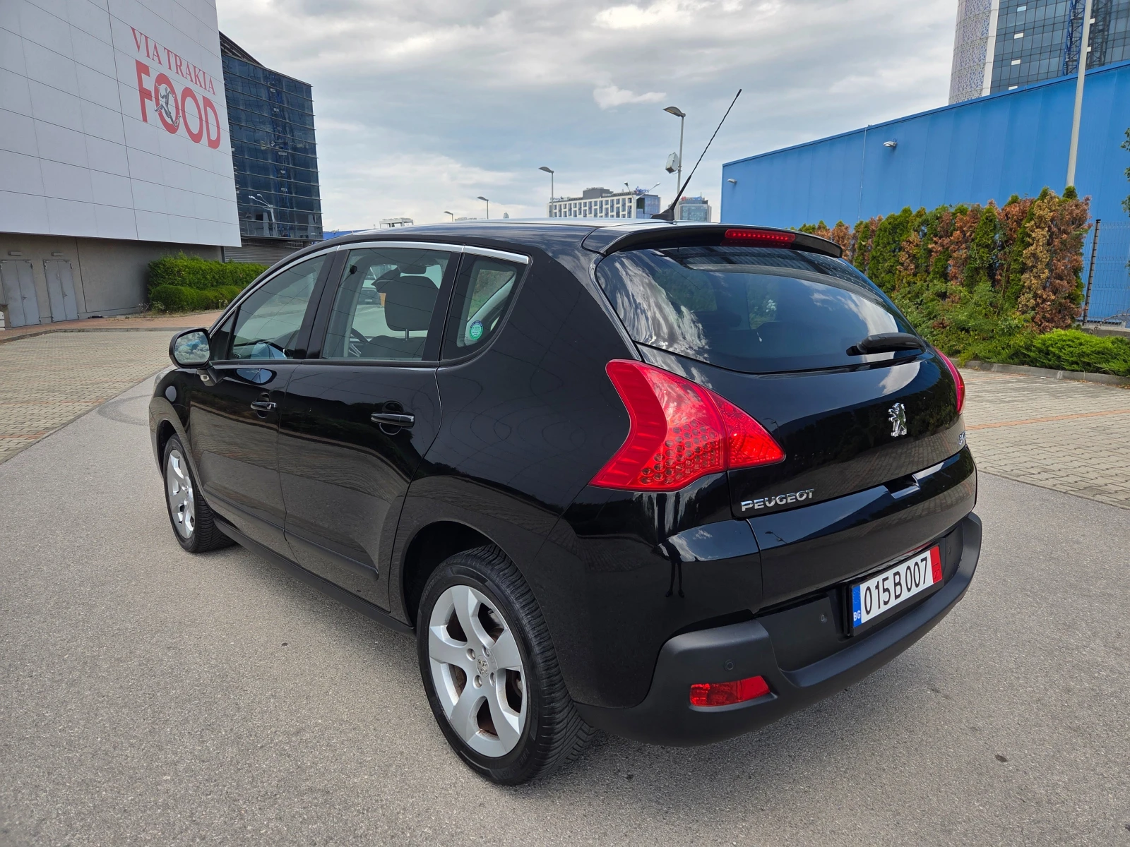 Peugeot 3008 1.6HDi ИСТИНСКИ УНИКАТ - изображение 2