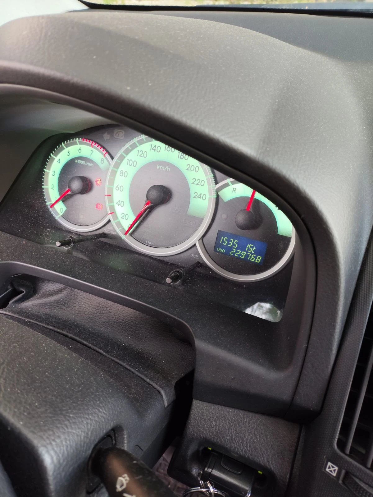Toyota Corolla verso 1.6 VVT-i ГАЗ - изображение 10