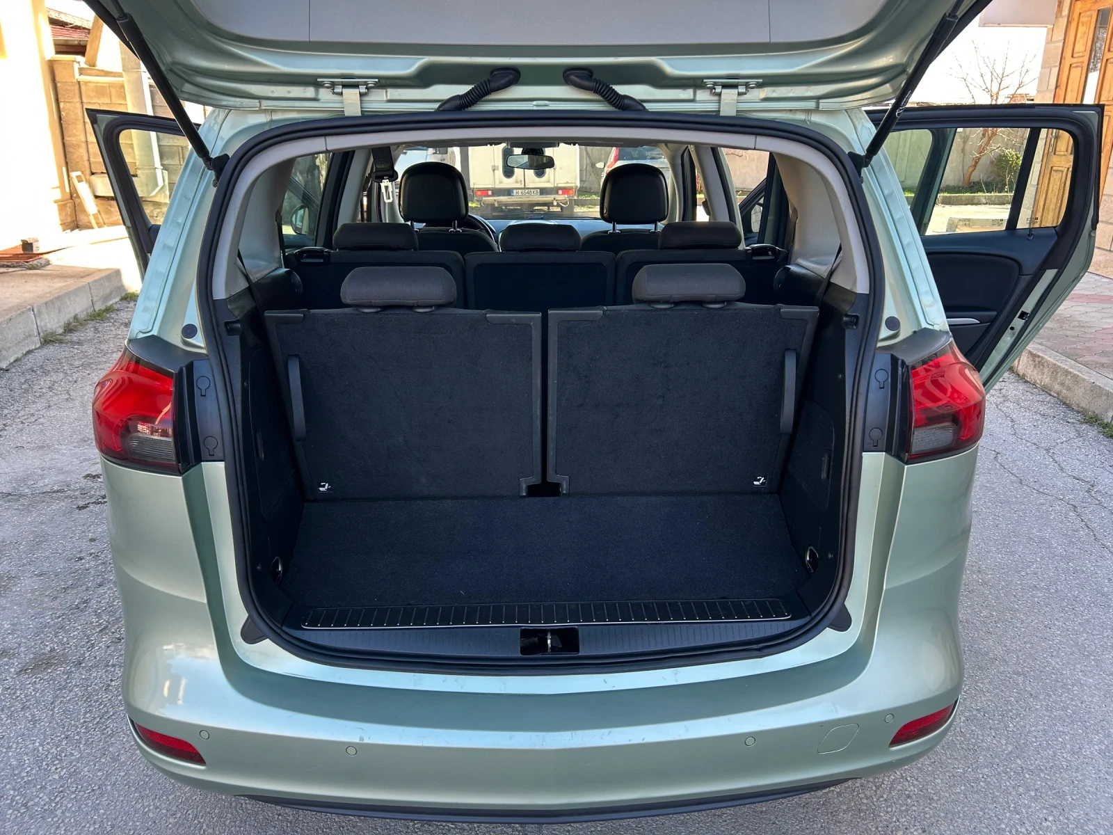 Opel Zafira 1.4i 120k.c. 7 МЕСТА , снимка 13 - Автомобили и джипове - 53747807