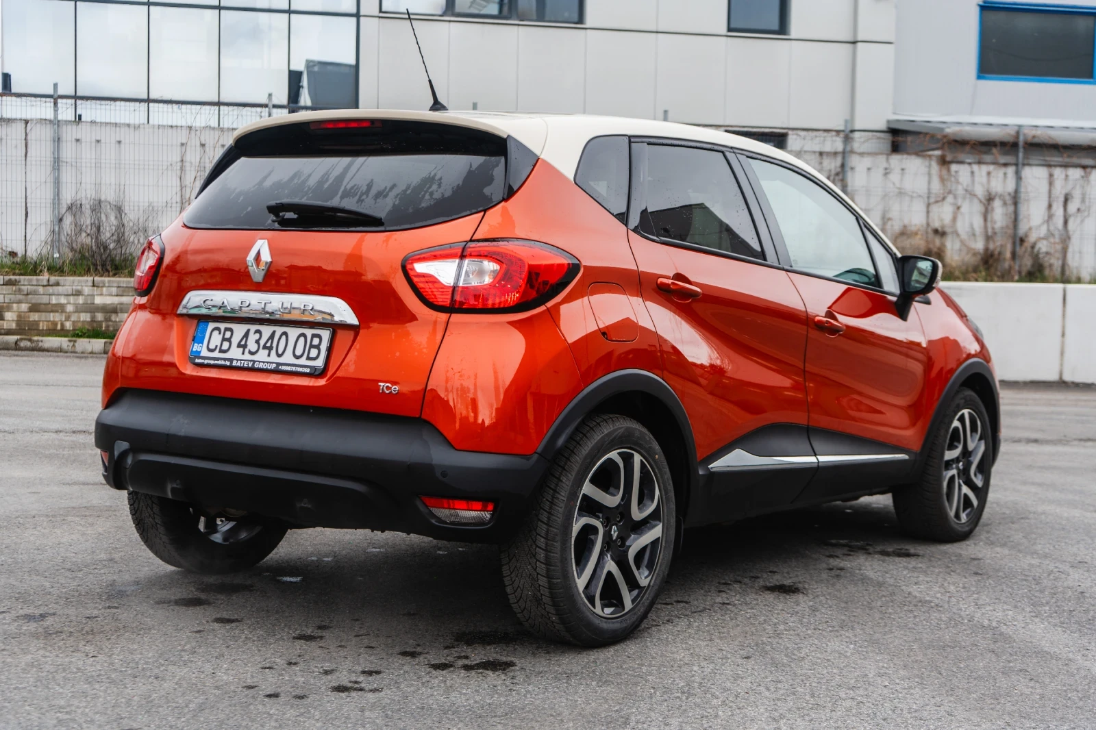 Renault Captur 1.2 TCe ШВЕЙЦАРИЯ АВТОМАТИК 113000 км., снимка 4 - Автомобили и джипове - 54061014