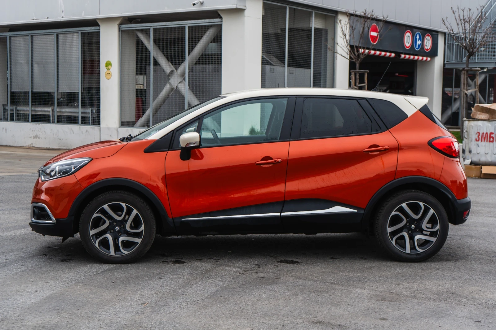 Renault Captur 1.2 TCe ШВЕЙЦАРИЯ АВТОМАТИК 113000 км., снимка 7 - Автомобили и джипове - 54061014