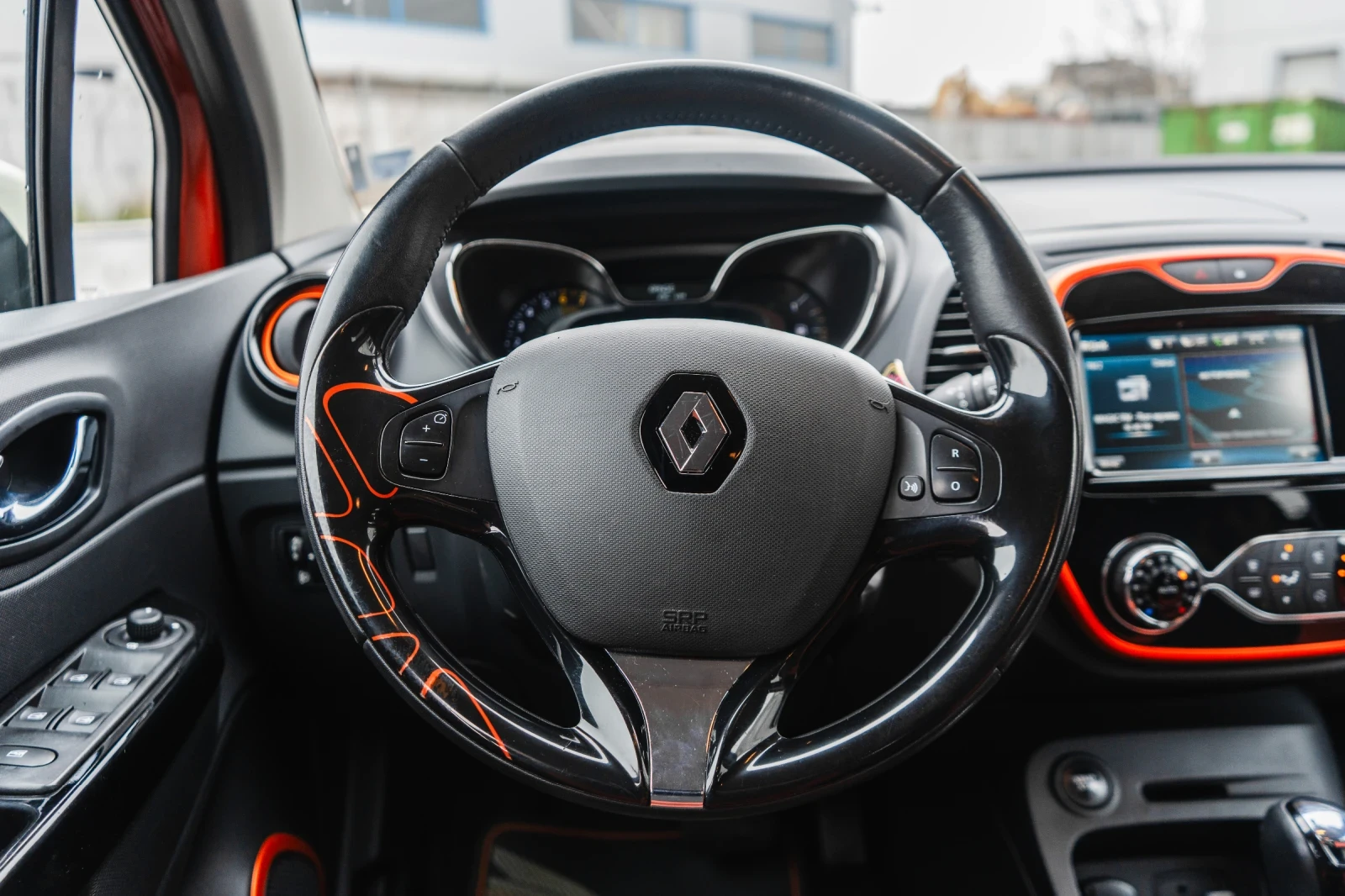 Renault Captur 1.2 TCe ШВЕЙЦАРИЯ АВТОМАТИК 113000 км., снимка 12 - Автомобили и джипове - 54061014
